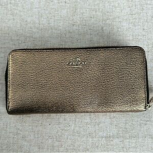 COACH Leather Zip Around Accordion Wallet Gold Crackle Design